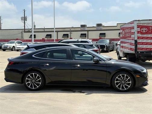 2022 Hyundai SONATA Limited