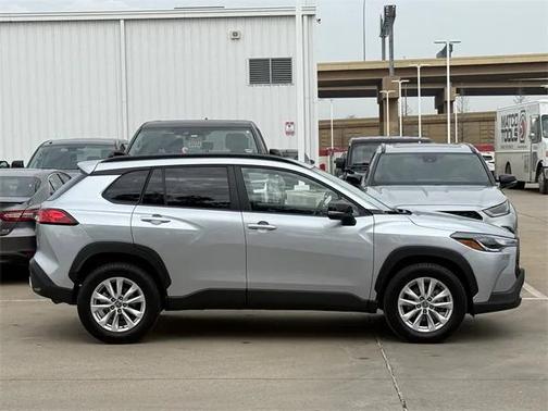 2025 Toyota Corolla Cross LE