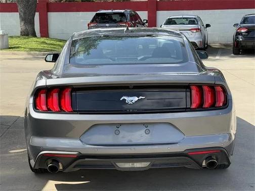 2022 Ford Mustang EcoBoost