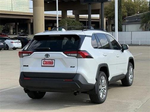 2025 Toyota RAV4 XLE Premium