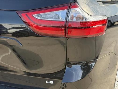 2019 Toyota Sienna LE