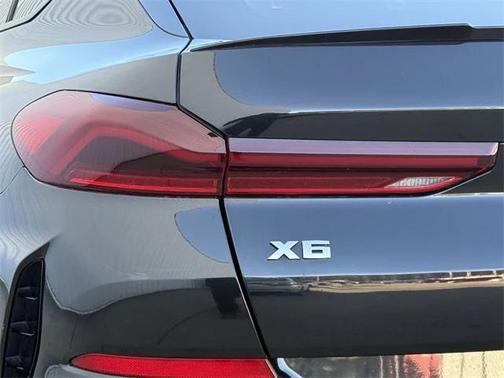 2020 BMW X6 M50i