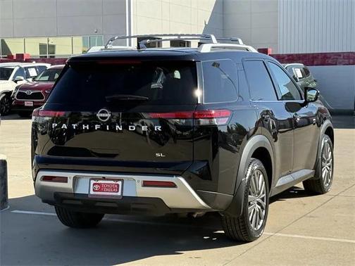 2024 Nissan Pathfinder SL FWD