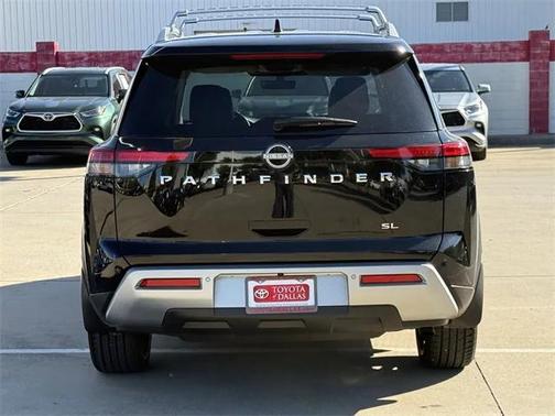 2024 Nissan Pathfinder SL FWD