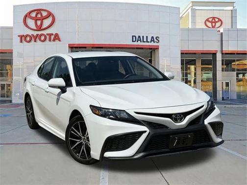 2024 Toyota Camry SE