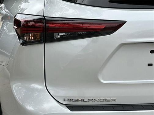 2024 Toyota Highlander Hybrid XLE