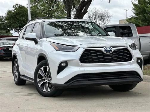 2024 Toyota Highlander Hybrid XLE