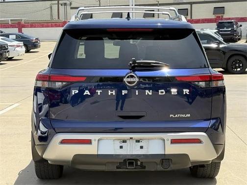 2022 Nissan Pathfinder Platinum 2WD