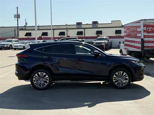 2022 Toyota Venza XLE