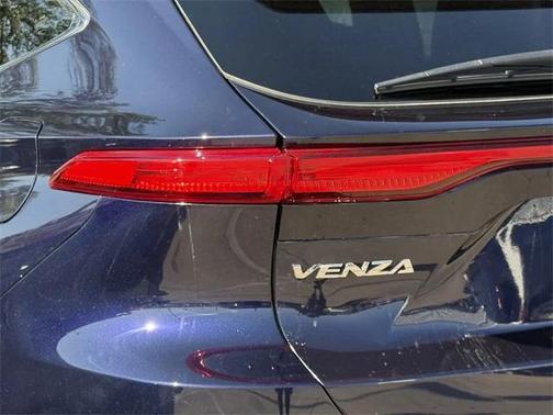 2022 Toyota Venza XLE