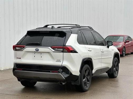 2021 Toyota RAV4 Hybrid SE