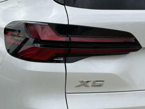 White Metallic 2024 BMW X5 PHEV xDrive50e