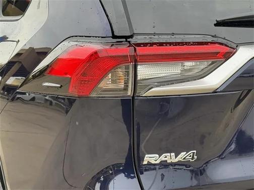 2025 Toyota RAV4 Hybrid SE