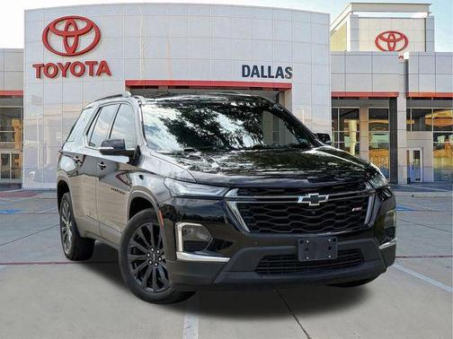Mosaic Black Metallic 2022 Chevrolet Traverse RS