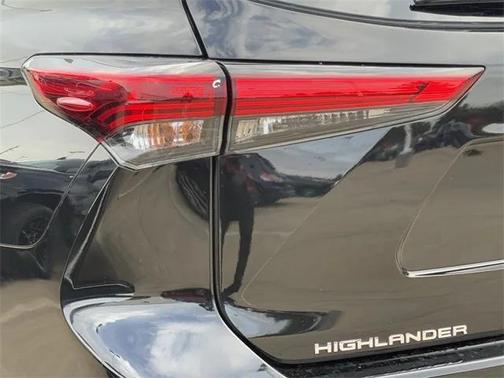 2022 Toyota Highlander Limited