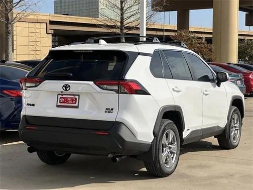 2025 Toyota RAV4 Hybrid XLE