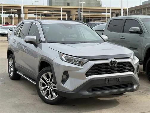 2020 Toyota RAV4 XLE Premium