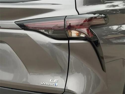 2024 Toyota Sienna LE