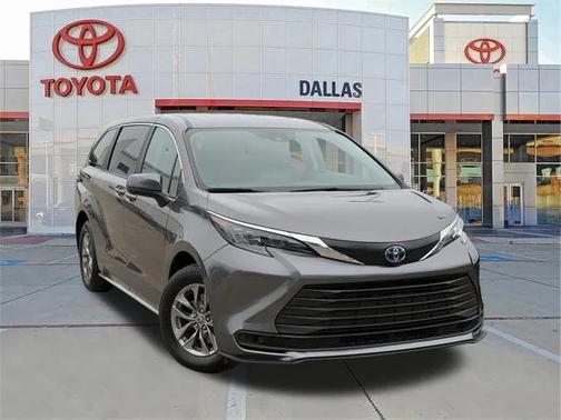 2024 Toyota Sienna LE