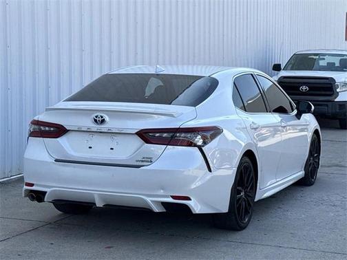 2024 Toyota Camry Hybrid SE