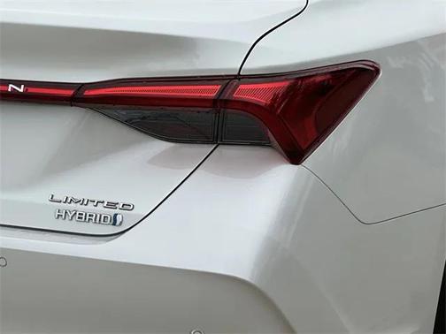 2022 Toyota Avalon Hybrid Limited