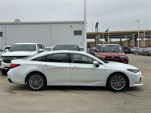 2022 Toyota Avalon Hybrid Limited
