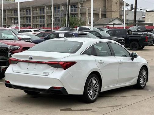 2022 Toyota Avalon Hybrid Limited