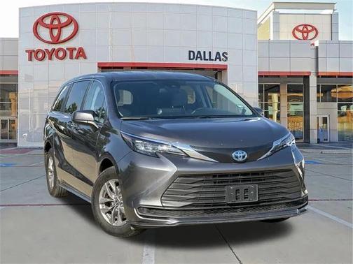 2024 Toyota Sienna LE