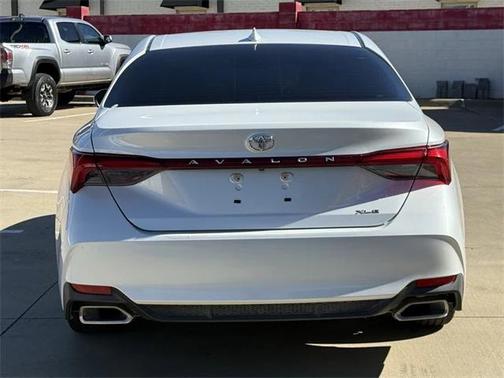 2019 Toyota Avalon XLE