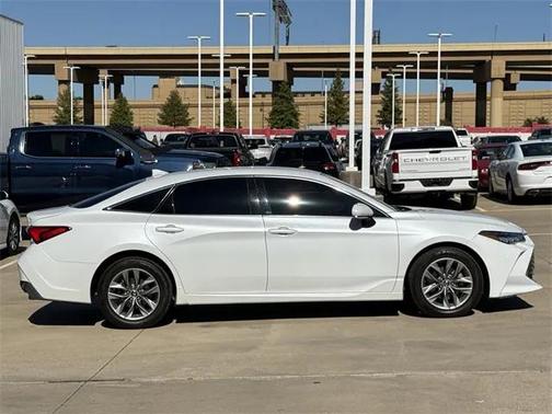2019 Toyota Avalon XLE