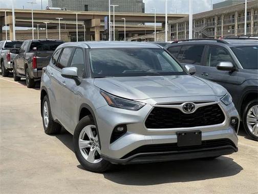 2023 Toyota Highlander LE