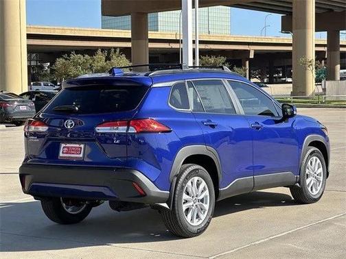 2025 Toyota Corolla Cross LE