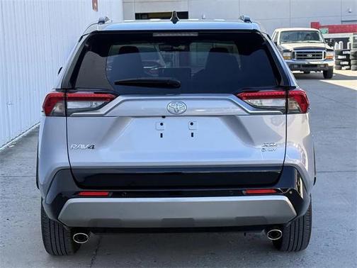 2025 Toyota RAV4 Hybrid SE