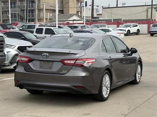 2019 Toyota Camry Hybrid XLE