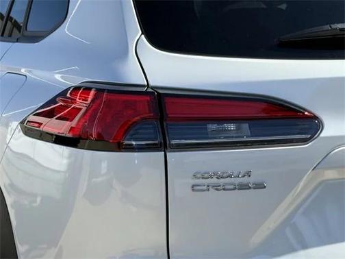 2024 Toyota Corolla Cross XLE