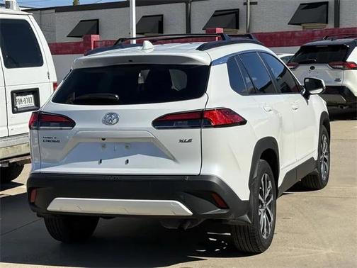 2024 Toyota Corolla Cross XLE