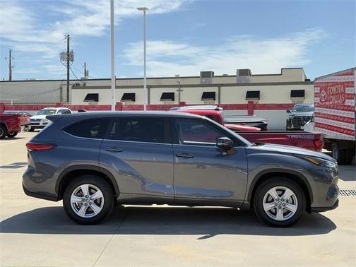 2023 Toyota Highlander Hybrid LE