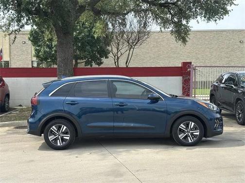 2022 Kia Niro LXS