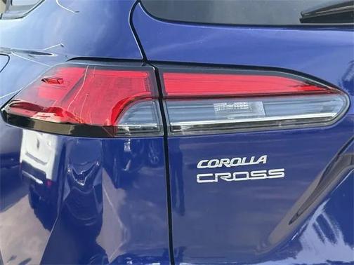 2025 Toyota Corolla Cross XLE