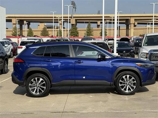 2025 Toyota Corolla Cross XLE