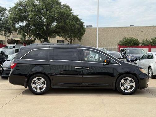 Crystal Black Pearl 2011 Honda Odyssey Touring
