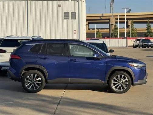 2023 Toyota Corolla Cross XLE