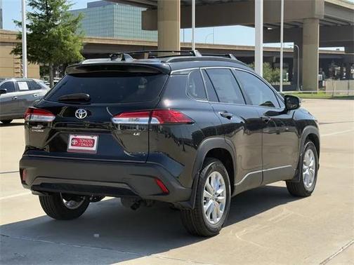 2025 Toyota Corolla Cross LE