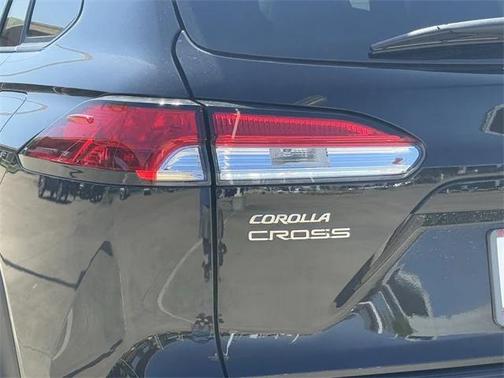 2025 Toyota Corolla Cross LE