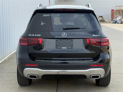 2025 Mercedes-Benz GLB 250 4MATIC