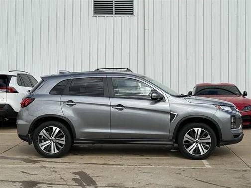 2023 Mitsubishi Outlander Sport SE
