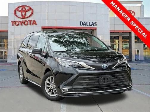 2023 Toyota Sienna XLE