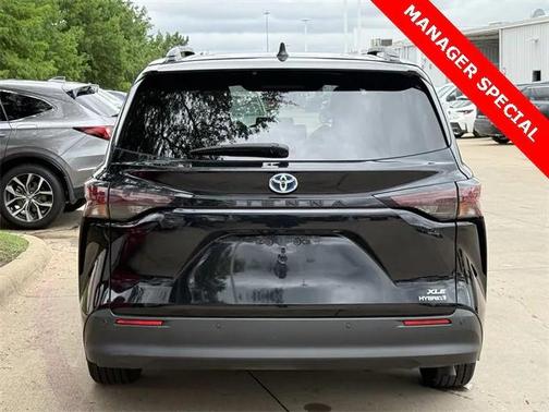 2023 Toyota Sienna XLE