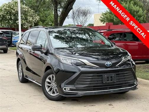 2023 Toyota Sienna XLE