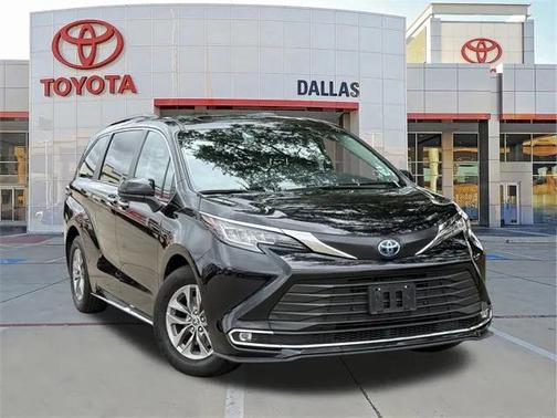2023 Toyota Sienna XLE